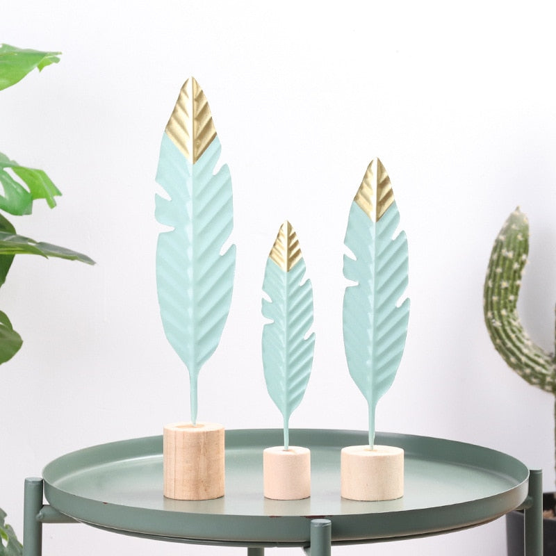 Nordic Home Decor Iron Feather Figure