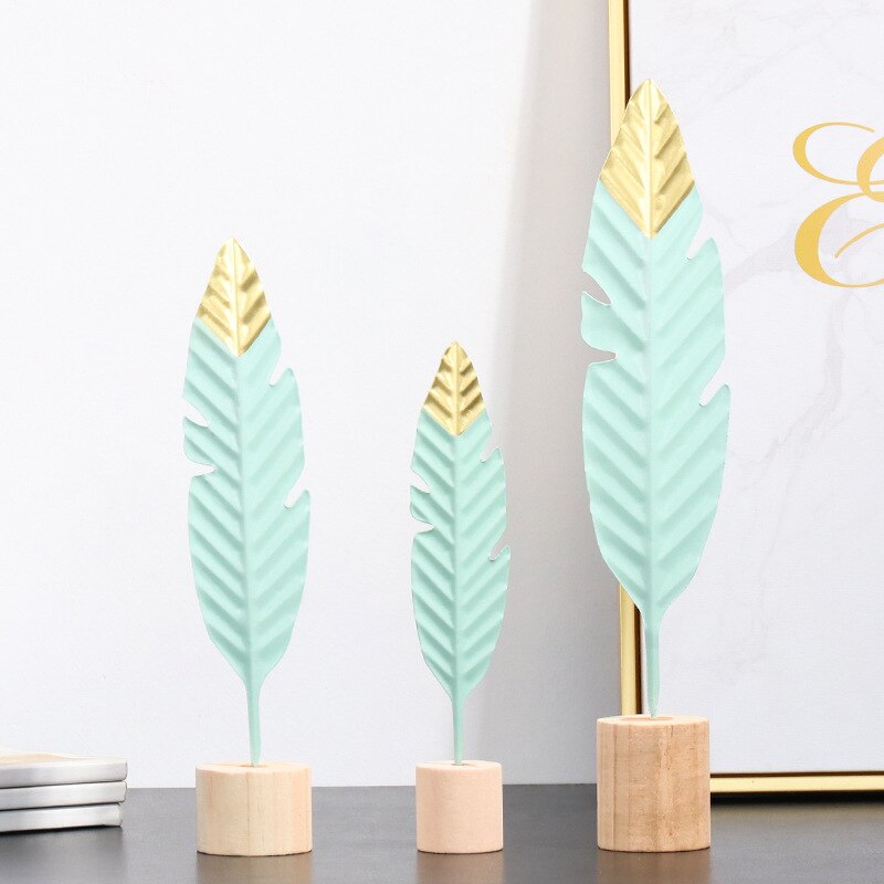 Nordic Home Decor Iron Feather Figure