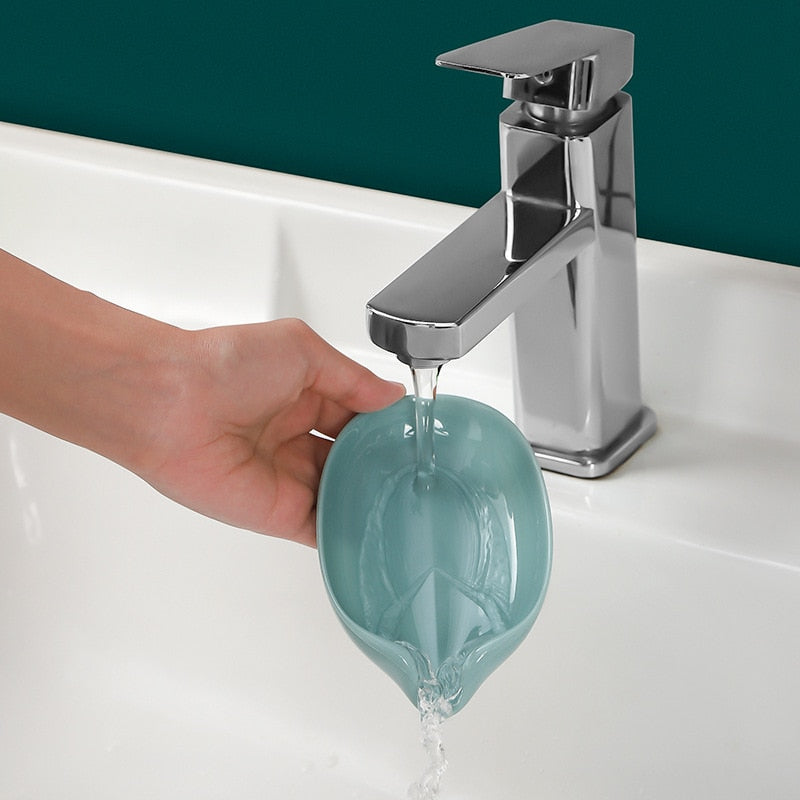 Soap Box Perforated Free Standing Suction Cup Drain Bathroom Storage Soap